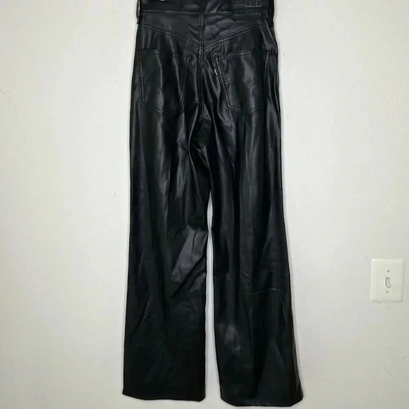 Levi's 70's Flare Faux Leather Pant Leather Night size 25 NWOT - Picture 4 of 14